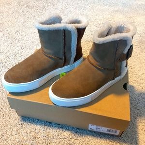 UGGS